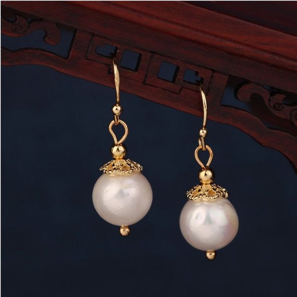 14K Gold Natural Freshwater Pearl Earrings - Picture 2 of 10